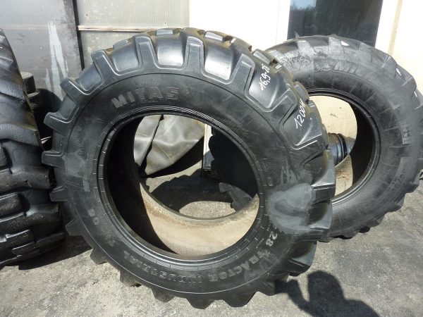 2x Opona używana przemysłowa 16.9-28 MITAS TRACTOR INDUSTRIAL TI06 1100zł W3870 - obrazek 2
