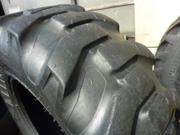 2x Opona używana przemysłowa 16.9-28 ALLIANCE INDUSTRIAL TRACTOR 700zł W3871 - obrazek 7