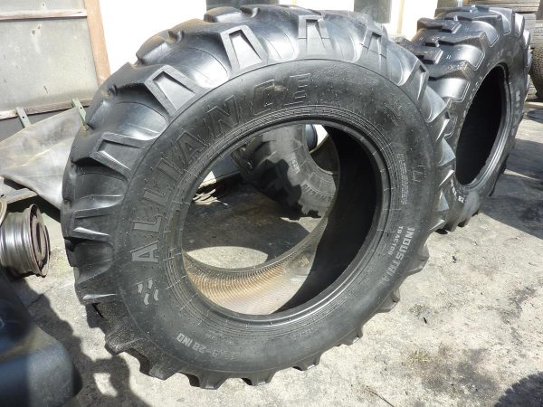 2x Opona używana przemysłowa 16.9-28 ALLIANCE INDUSTRIAL TRACTOR 700zł W3871 - obrazek 2