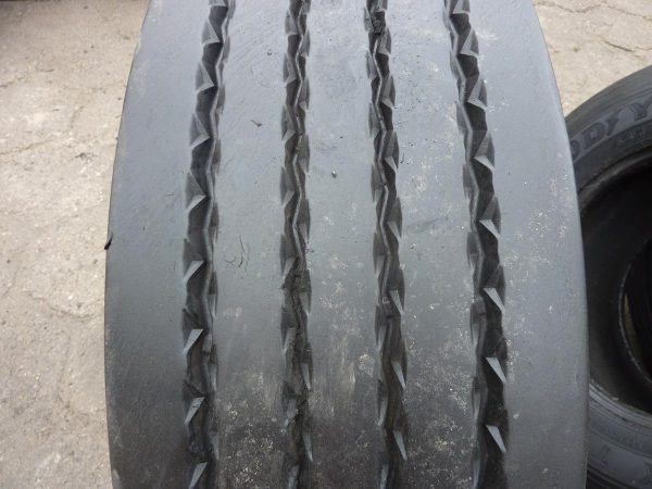 Opona używana ciężarowa 385/65R22.5 CORDIANT TRAILING 700zł C2240 - obrazek 4