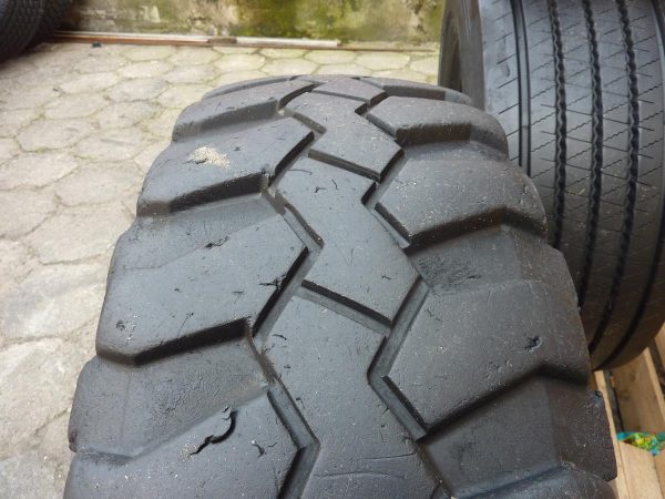 Opona używana przemysłowa 335/80R18 12.5R18 MICHELIN XZSL 600zł W3883 - obrazek 5