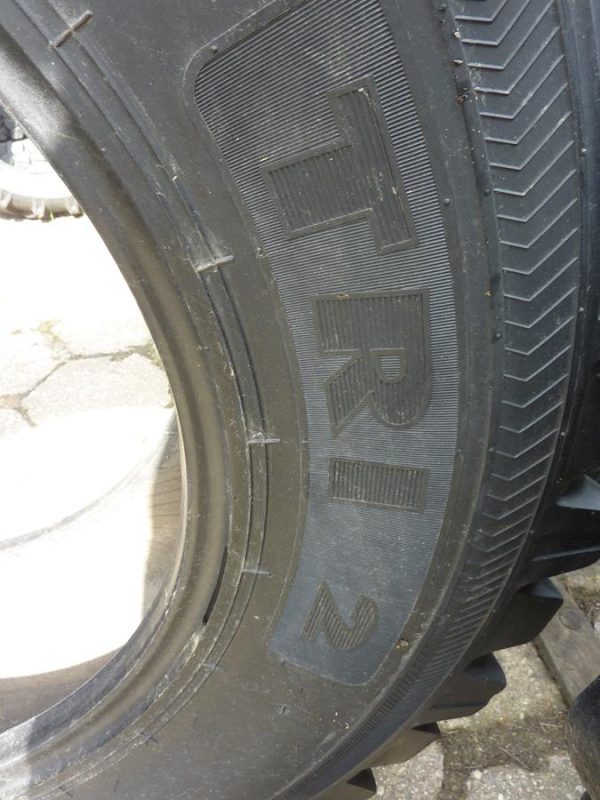 Opona używana przemysłowa 400/80R28 14.9R28 NOKIAN TRI 2; 300zł W3885 - obrazek 9