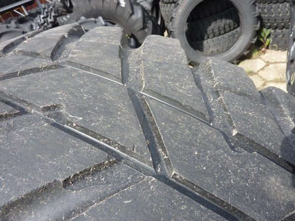 Opona używana przemysłowa 400/80R28 14.9R28 NOKIAN TRI 2; 300zł W3885 - obrazek 4