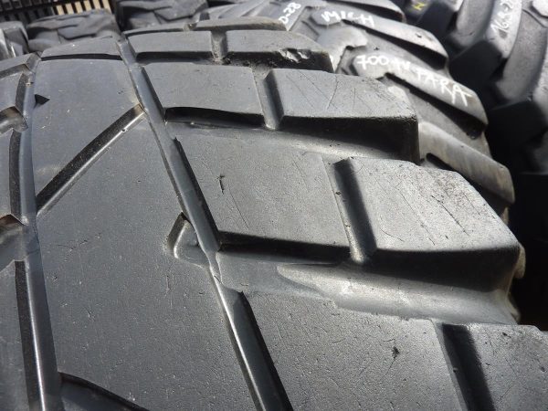 Opona używana przemysłowa 400/80R28 14.9R28 NOKIAN TRI 2; 300zł W3885 - obrazek 8