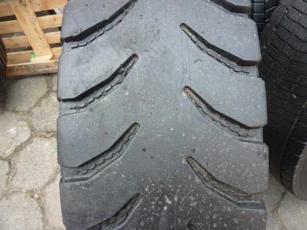 Opona używana ciężarowa 13R22.5 CROSS WIND CWD 40K 580zł C2255 - obrazek 3
