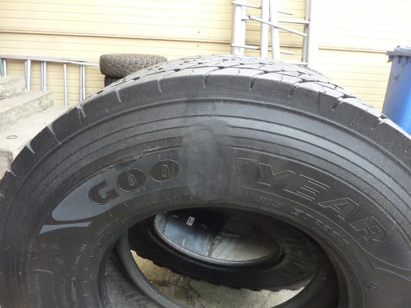 Opona używana ciężarowa 315/80R22.5 GOODYEAR KMAX D 650 zł C2258 - obrazek 7