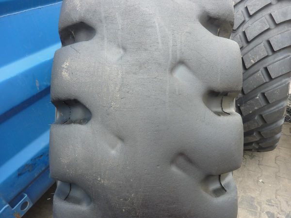 Opona używana przemysłowa 18.00R33 MICHELIN XZM 2+ 2900zł W3892 - obrazek 4