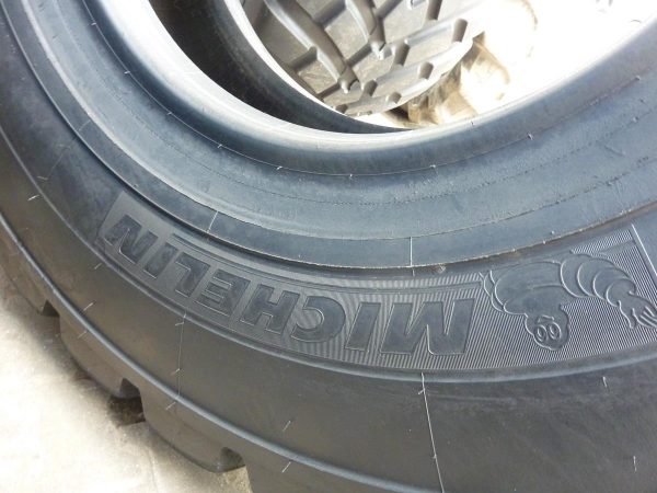 Opona używana przemysłowa 18.00R33 MICHELIN XZM 2+ 2900zł W3892 - obrazek 11