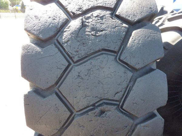 Opona używana przemysłowa 21.00R33 MICHELIN X-TRACTION 3000zł W3914