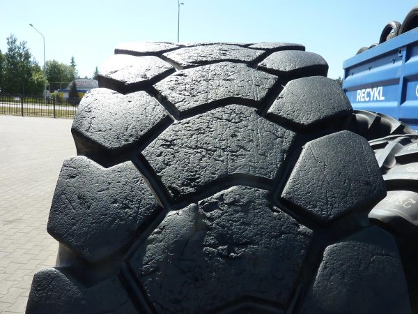 Opona używana przemysłowa 21.00R33 MICHELIN X-TRACTION 3000zł W3914 - obrazek 7