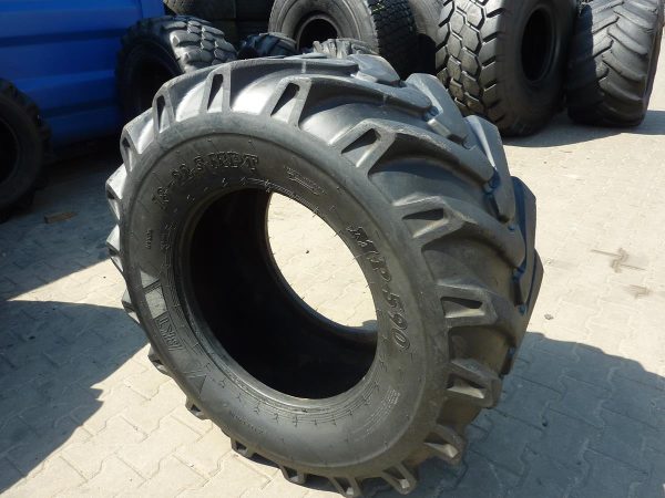 2x Opona używana przemysłowa 18-22.5 445/65-22.5 BKT MP590; 900zł W3926 - obrazek 2