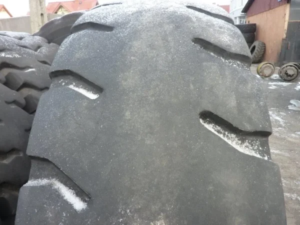 Opona używana przemysłowa 18.00R33 BRIDGESTONE COTAINER HANDLER SS 1000zł W350 - obrazek 4