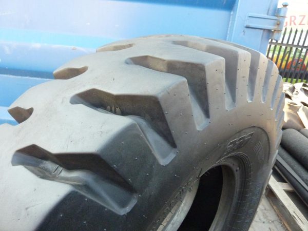 Opona używana przemysłowa 14.00-24 BKT ROCK GRIP 999zł W2455 - obrazek 9