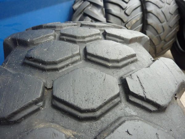 Opona używana przemysłowa 14.5R20 CONTINENTAL MPT80; 400zł W3934 - obrazek 7
