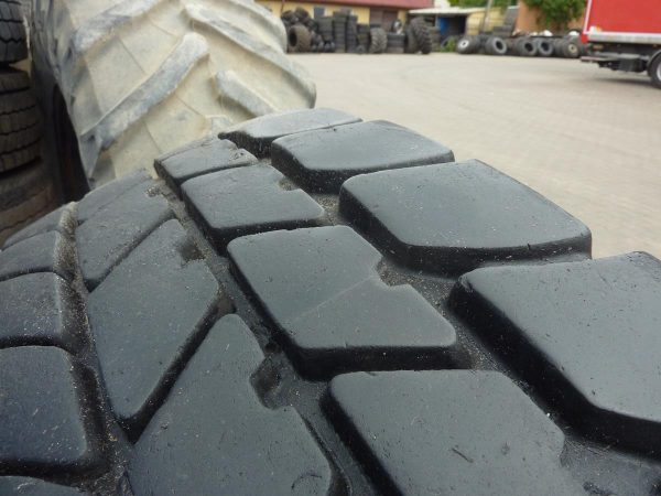 Opona używana przemysłowa 385/95R25 MICHELIN X-CRANE+ 1900zł W3938 - obrazek 6