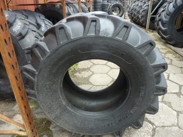 Opona używana przemysłowa 18-19.5 CAMSO TRACTIONMASTER 1000zł W3942 - obrazek 2