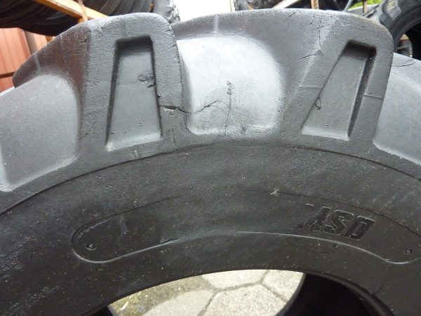 Opona używana przemysłowa 18-19.5 CAMSO TRACTIONMASTER 1000zł W3942 - obrazek 8