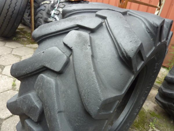 Opona używana przemysłowa 18-19.5 CAMSO TRACTIONMASTER 1000zł W3942 - obrazek 7