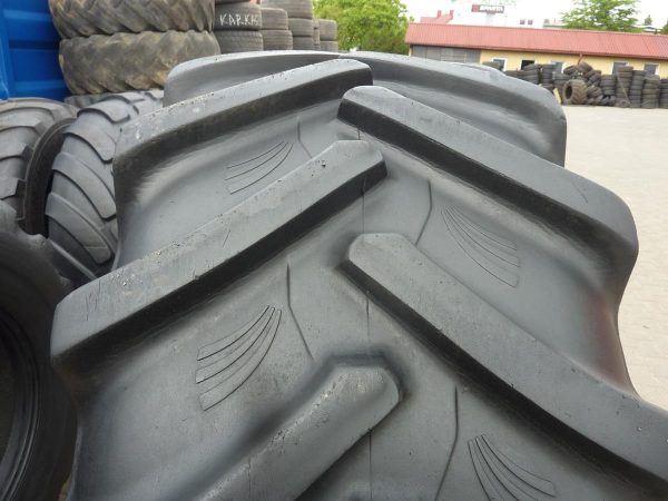 Opona używana rolnicza 600/70R30 GRI GREEN XLR70; 2000zł W3944 - obrazek 4