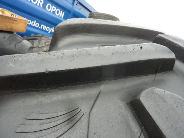 Opona używana rolnicza 600/70R30 GRI GREEN XLR70; 2000zł W3944 - obrazek 7
