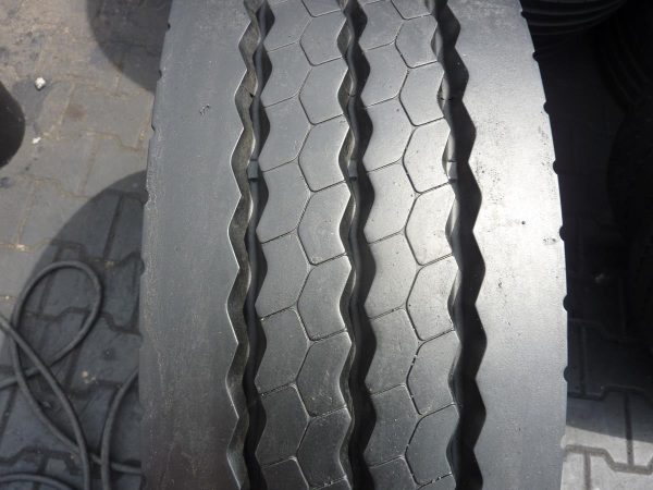 Opona używana ciężarowa 265/70R19.5 BRIDGESTONE R-TRAILER 500zł C2305 - obrazek 4