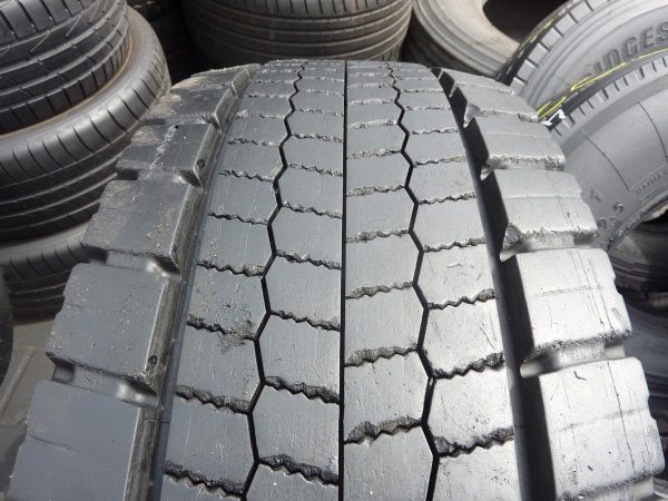 Opona używana ciężarowa 295/55R22.5 HANKOOK DL10+V 700zł C2307 - obrazek 4