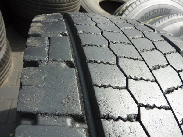 Opona używana ciężarowa 295/55R22.5 HANKOOK DL10+V 700zł C2307 - obrazek 7