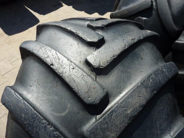 2x Opona używana rolnicza 425/55R17 CONTINENTAL CONTRACT AC75G; 450zł W3998 - obrazek 6