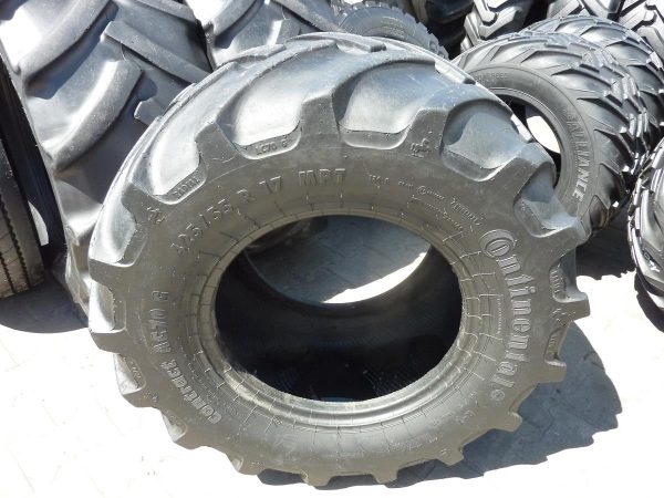 2x Opona używana rolnicza 425/55R17 CONTINENTAL CONTRACT AC75G; 450zł W3998 - obrazek 2