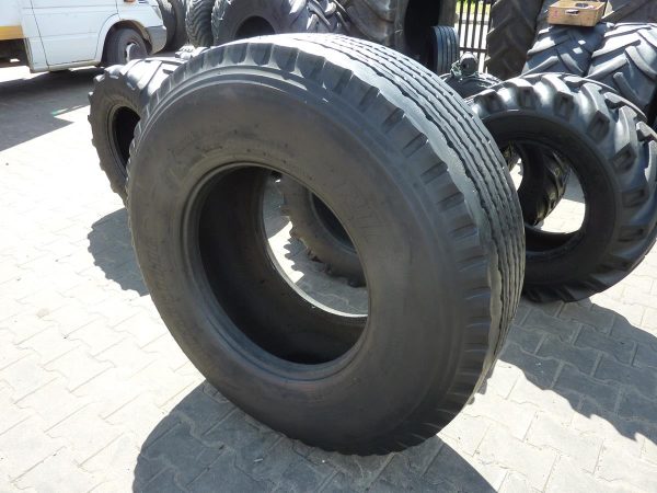 Opona używana ciężarowa 425/65R22.5 BRIDGESTONE R164; 700zł C2315 - obrazek 2