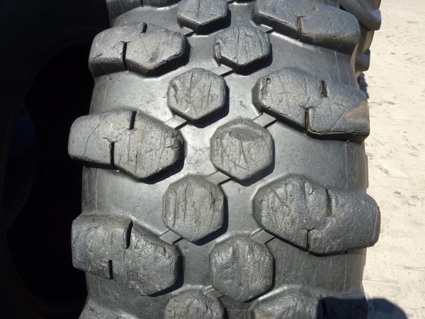 Opona używana przemysłowa 500/70R24 19.5R24 MICHELIN BIBLOAD 1500zł W4009 - obrazek 4