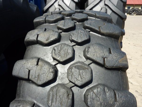 Opona używana przemysłowa 500/70R24 19.5R24 MICHELIN BIBLOAD 1500zł W4009 - obrazek 5