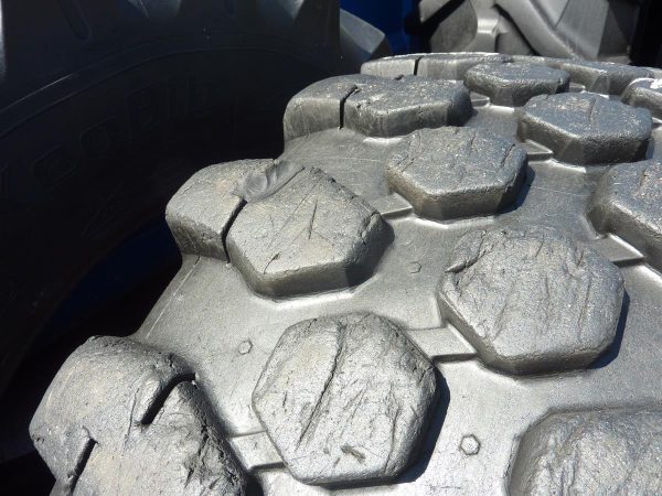 Opona używana przemysłowa 500/70R24 19.5R24 MICHELIN BIBLOAD 1500zł W4009 - obrazek 8