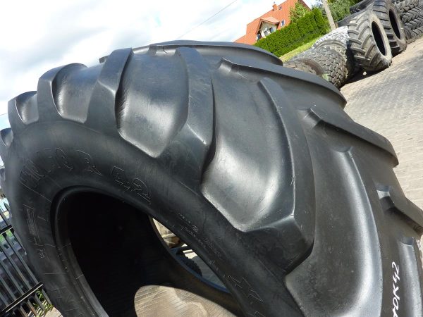 Opona używana rolnicza 710/70R42 MICHELIN XM28; 2800zł W4030 - obrazek 9