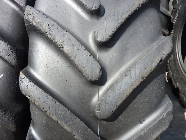 2x Opona używana rolnicza 580/70R38 MICHELIN OMNIBIB 1800zł W4036 - obrazek 3