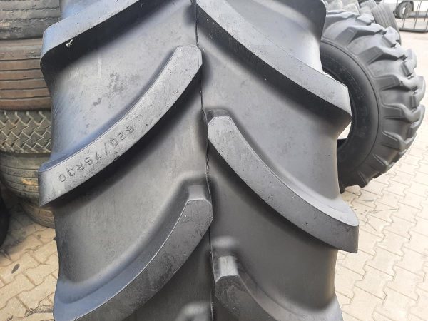 Opona używana rolnicza 620/75R30 FIRESTONE MAXI TRACTION 3500zł W4065 - obrazek 4