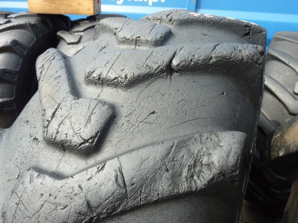 2x Opona używana przemysłowa 16.9-24 16.9R24 MITAS TI-04 TRACTOR INDUSTRIAL 600zł W4042 - obrazek 7