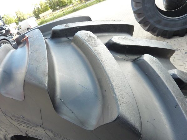 Opona używana rolnicza 600/65R28 BRIDGESTONE VT TRACTOR 2500zł W4058 - obrazek 5