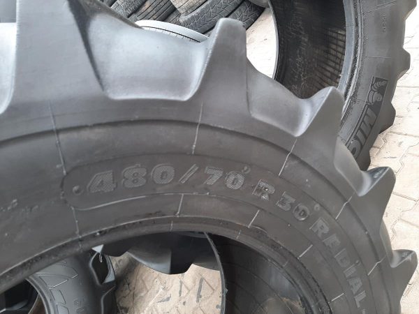 Opona używana rolnicza 480/70R30 CULTOR RADIAL 70; 800zł W4093 - obrazek 3