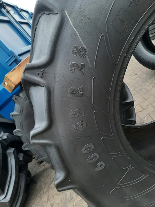 2x Opona używana rolnicza 600/65R28 CONTINENTAL CONTRACT AC65; 700zł W4101 - obrazek 3
