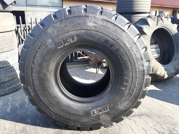 Opona używana przemysłowa 23.5R25 BKT EARTH MAX 2900zł W4105 - obrazek 2
