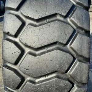 Opona używana przemysłowa 23.5R25 BKT EARTH MAX 2900zł W4105