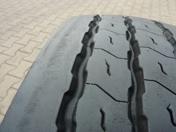 Opona używana ciężarowa 235/75R17.5 GOODYEAR K MAX T 350zł C2328 - obrazek 4
