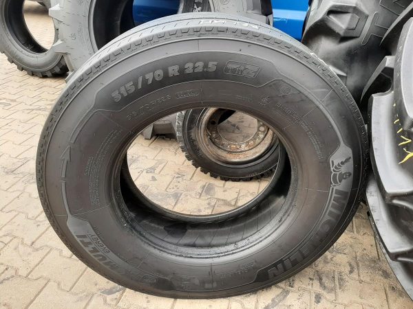 Opona używana ciężarowa 315/70R22.5 MICHELIN XMULTI Z 1400zł C2337 - obrazek 2