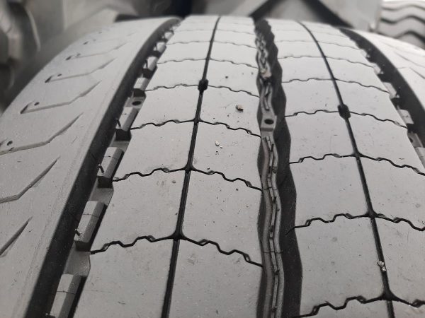 Opona używana ciężarowa 315/70R22.5 MICHELIN XMULTI Z 1400zł C2337 - obrazek 8