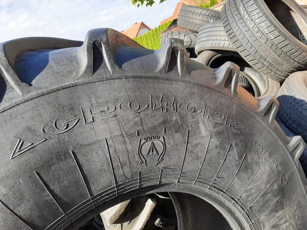 Opona używana rolnicza 650/75R32 DNIEPROSHINA AGRO WORK 2500zł W4120 - obrazek 3