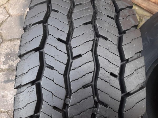Opona używana ciężarowa 305/70R19.5 HANKOOK SMART DH35; 500zł C2346 - obrazek 4