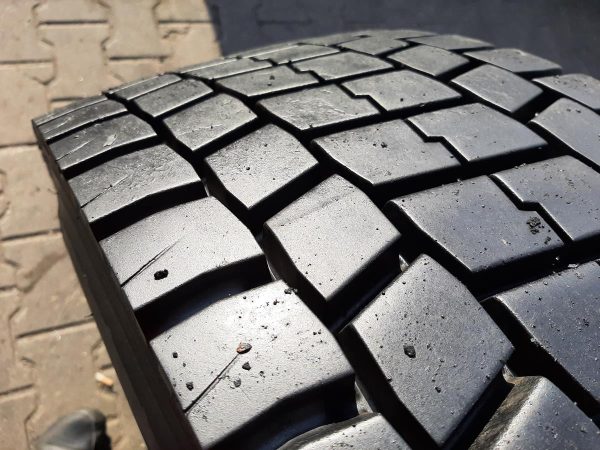 Opona używana ciężarowa 315/80R22.5 BRIDGESTONE  700zł C2350 - obrazek 5