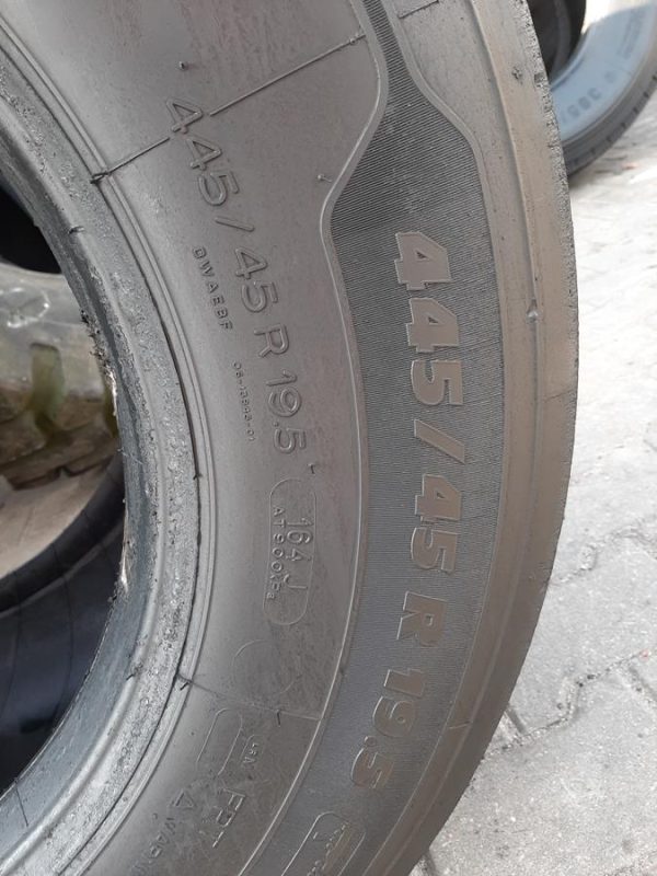 2x Opona używana ciężarowa 445/45R19.5 MICHELIN XMULTI HL 950zł C2352 - obrazek 2