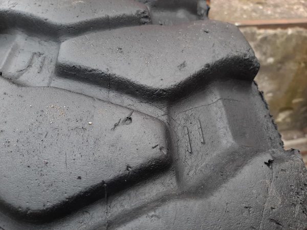 Opona używana przemysłowa 290/90-20 LIEBHERR EXCAVATOR EM-22; 700zł W4132 - obrazek 8